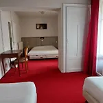 Du Palais