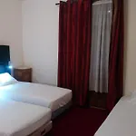 Hotel Du Palais 2*