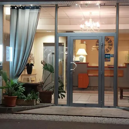 מלון Du Palais 2*
